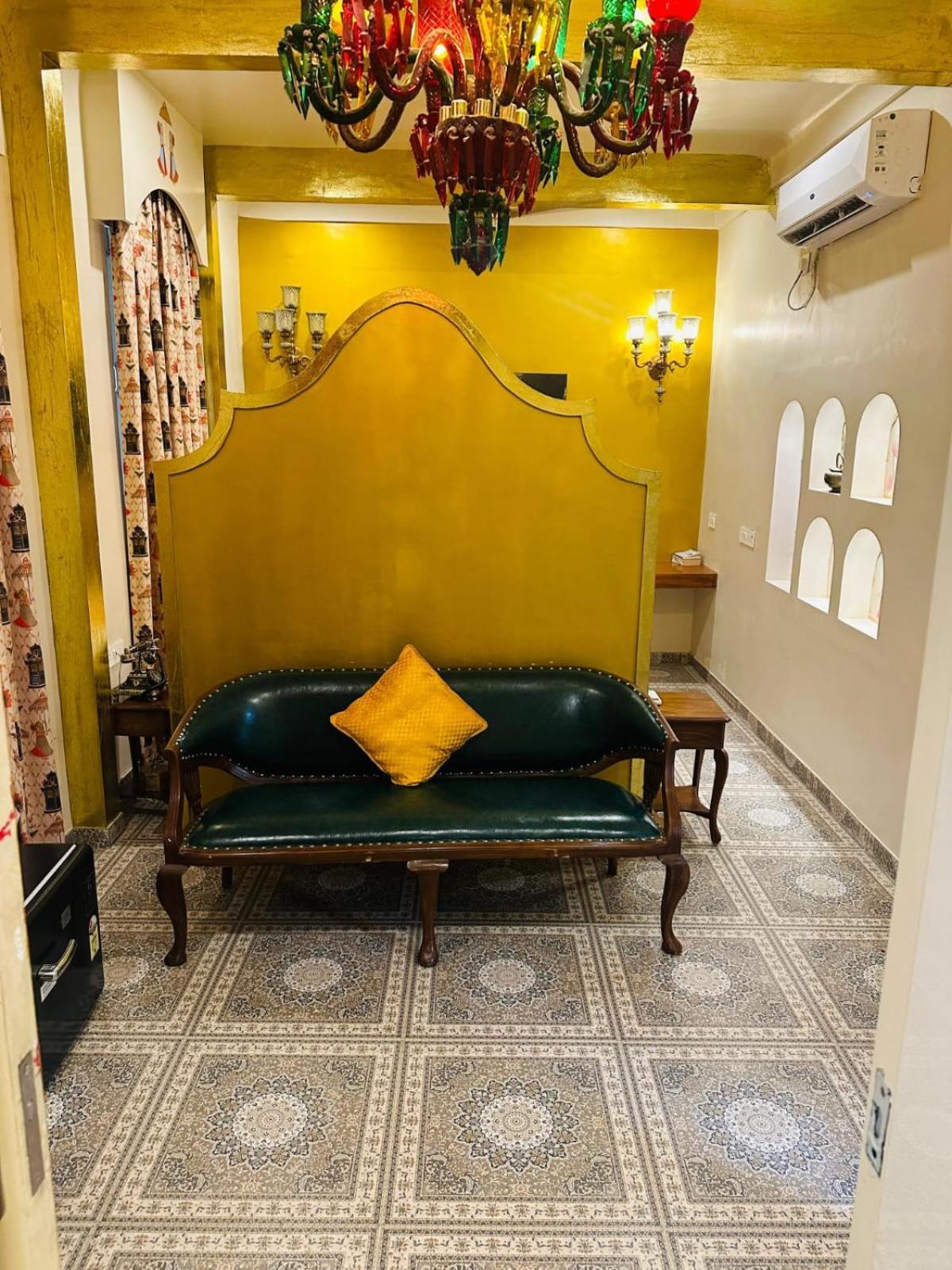 Stay Banaras - A Boutique Hotel Варанаси Экстерьер фото