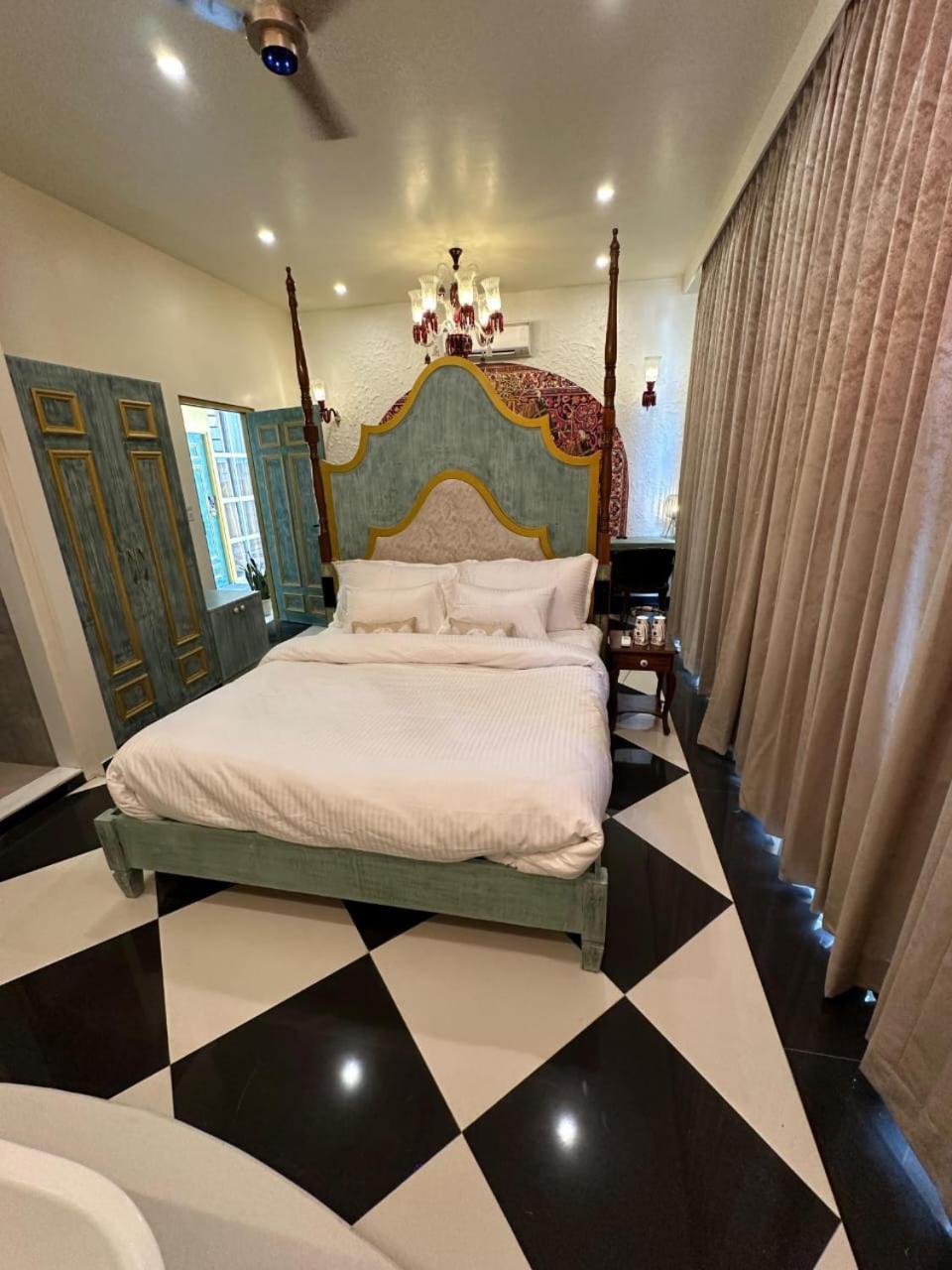 Stay Banaras - A Boutique Hotel Варанаси Экстерьер фото